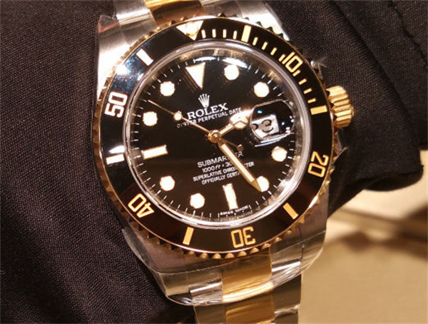 劳力士腕表进灰了原因是什么（图）